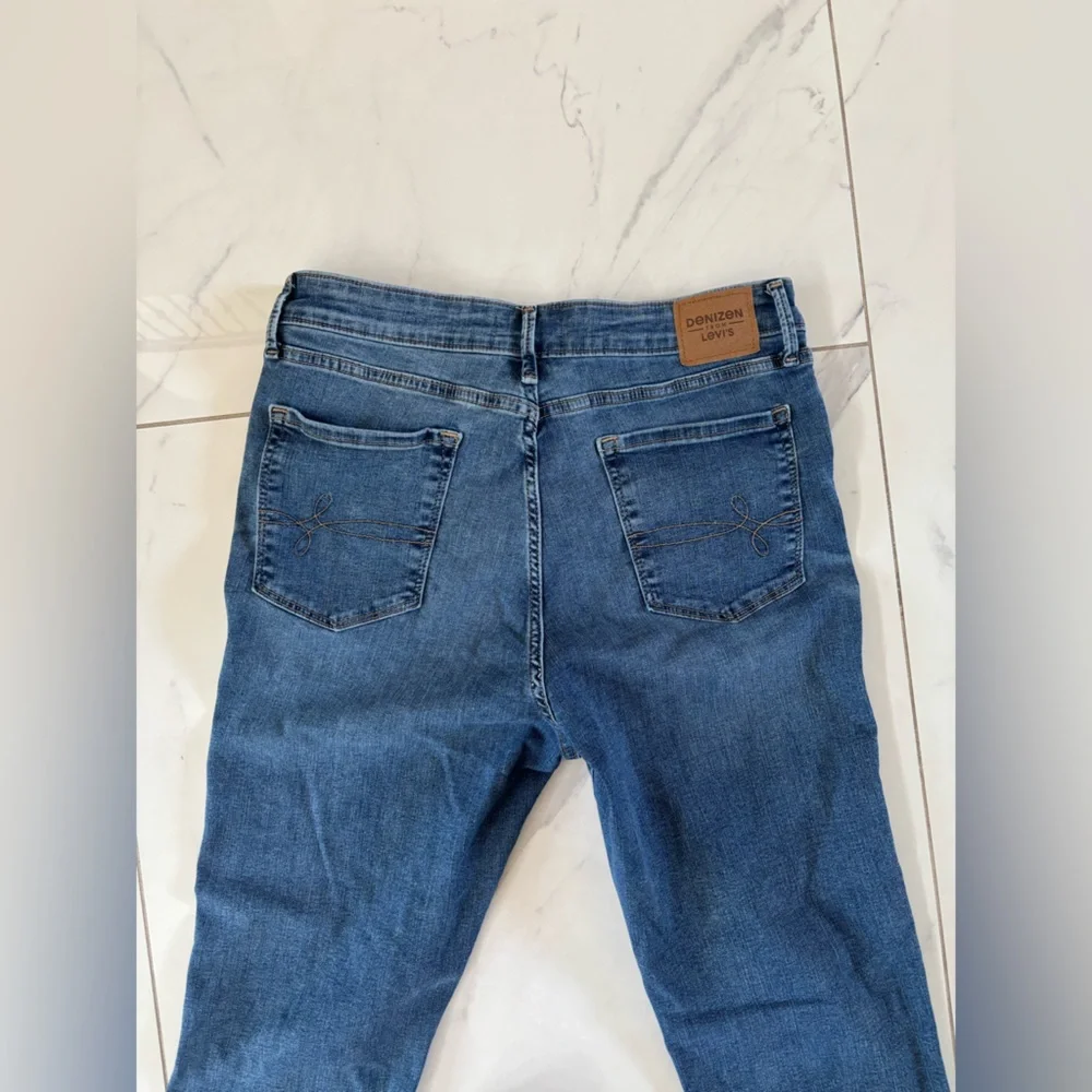 Denizen from Levi's Straight Leg Jeans in Blue - Picture 3 of 7